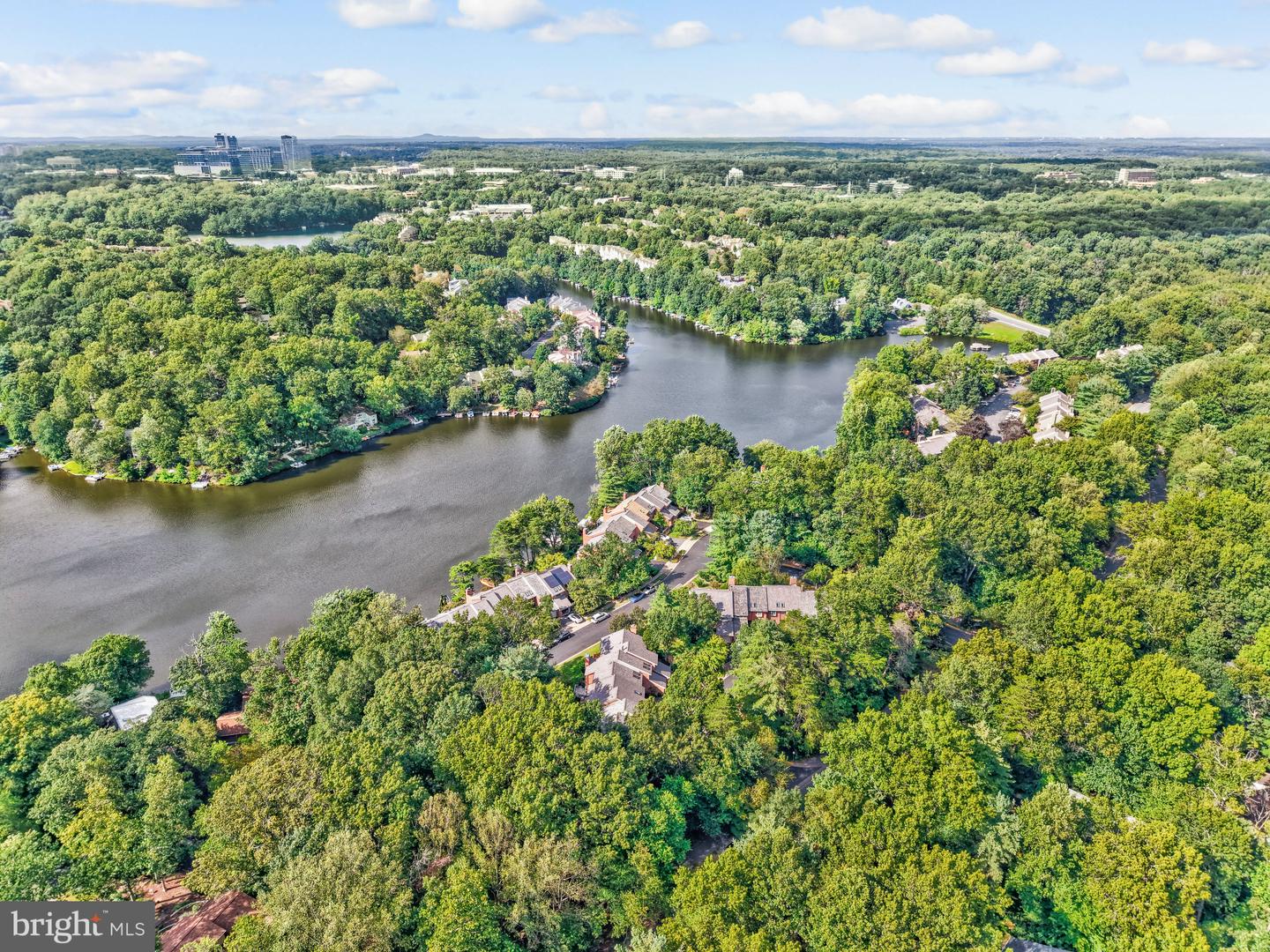 11088 GLADE CT, RESTON, Virginia 20191, 3 Bedrooms Bedrooms, 15 Rooms Rooms,3 BathroomsBathrooms,Residential,For sale,11088 GLADE CT,VAFX2265286 MLS # VAFX2265286