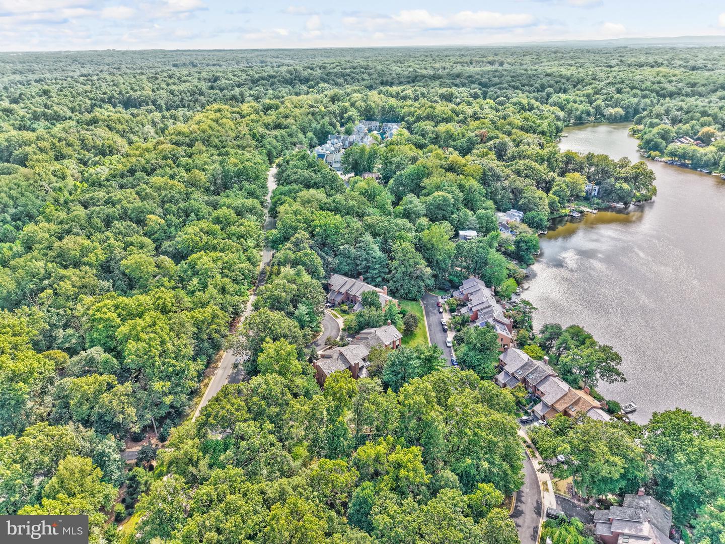 11088 GLADE CT, RESTON, Virginia 20191, 3 Bedrooms Bedrooms, 15 Rooms Rooms,3 BathroomsBathrooms,Residential,For sale,11088 GLADE CT,VAFX2265286 MLS # VAFX2265286