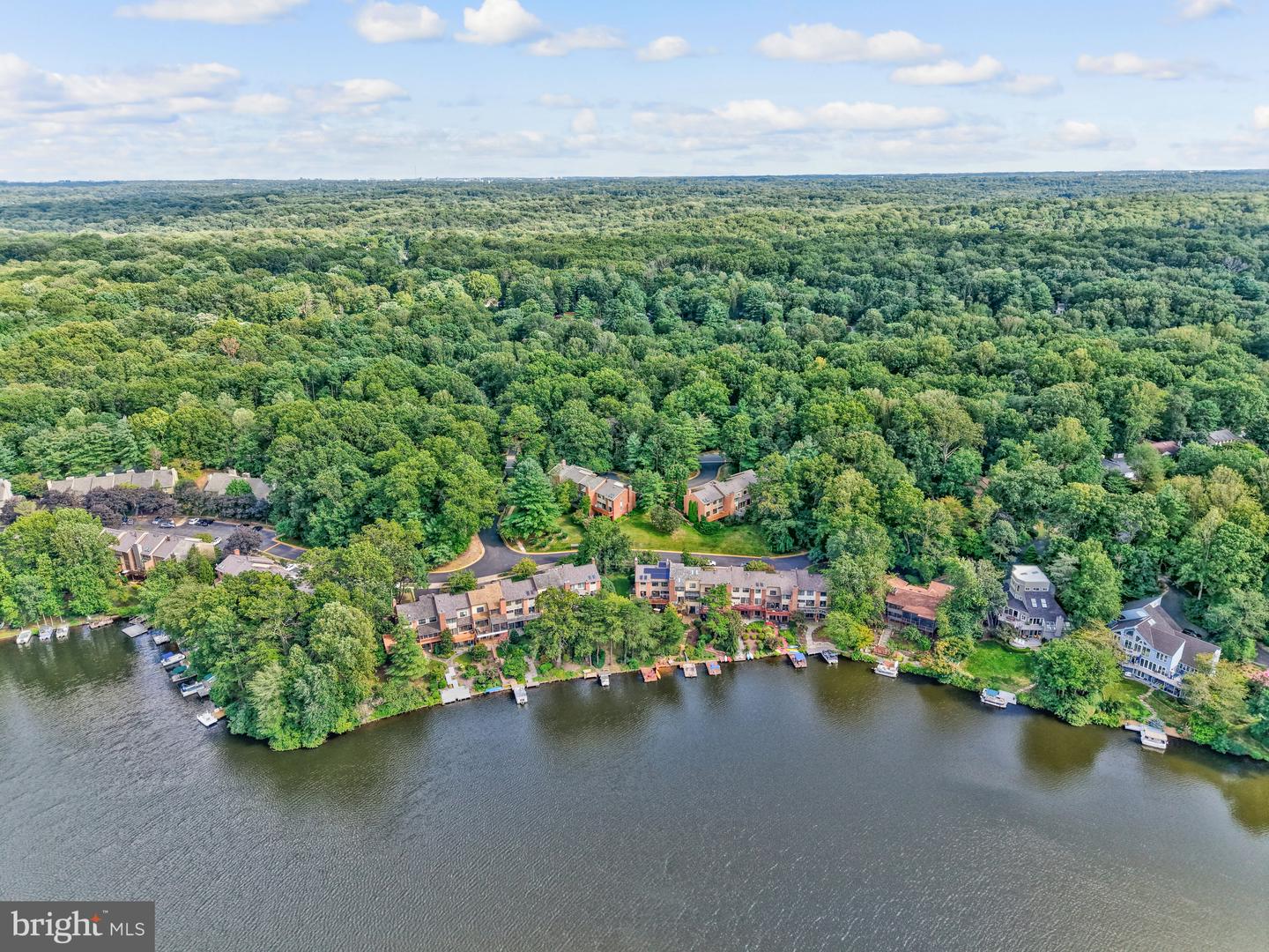 11088 GLADE CT, RESTON, Virginia 20191, 3 Bedrooms Bedrooms, 15 Rooms Rooms,3 BathroomsBathrooms,Residential,For sale,11088 GLADE CT,VAFX2265286 MLS # VAFX2265286
