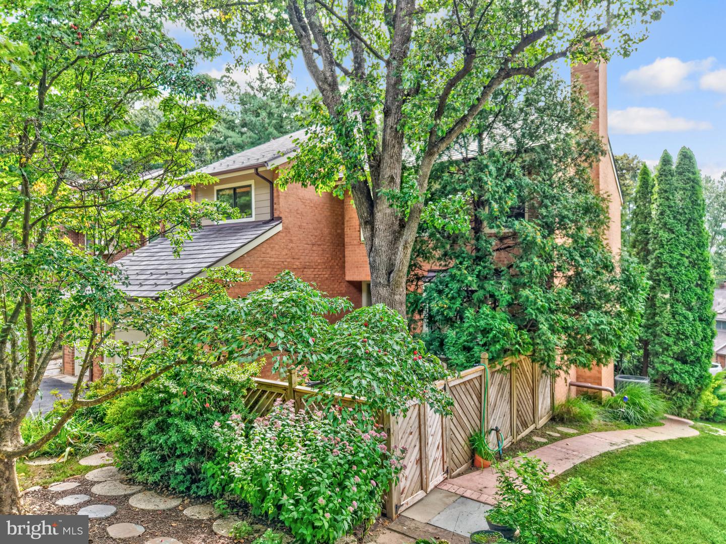 11088 GLADE CT, RESTON, Virginia 20191, 3 Bedrooms Bedrooms, 15 Rooms Rooms,3 BathroomsBathrooms,Residential,For sale,11088 GLADE CT,VAFX2265286 MLS # VAFX2265286