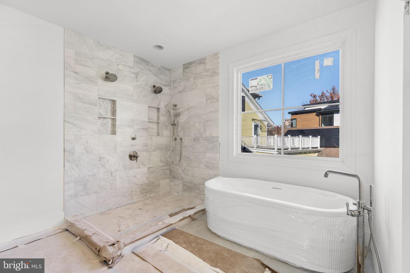 629 N LINCOLN ST N, ARLINGTON, Virginia 22201, 6 Bedrooms Bedrooms, ,6 BathroomsBathrooms,Residential,For sale,629 N LINCOLN ST N,VAAR2063224 MLS # VAAR2063224