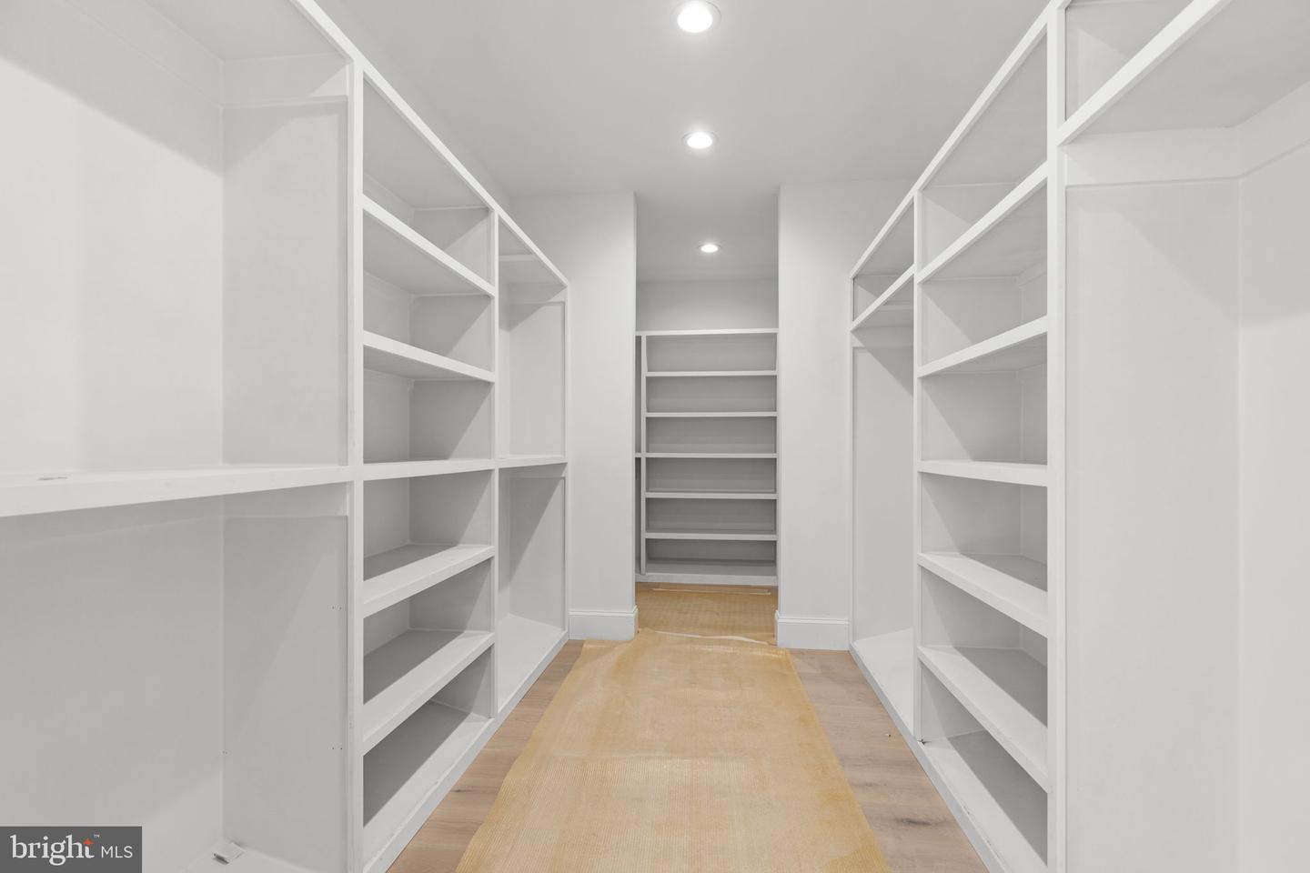 629 N LINCOLN ST N, ARLINGTON, Virginia 22201, 6 Bedrooms Bedrooms, ,6 BathroomsBathrooms,Residential,For sale,629 N LINCOLN ST N,VAAR2063224 MLS # VAAR2063224