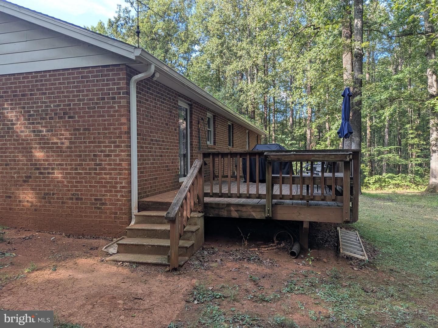 9511 ROGUES RD, MIDLAND, Virginia 22728, 3 Bedrooms Bedrooms, 8 Rooms Rooms,2 BathroomsBathrooms,Residential,For sale,9511 ROGUES RD,VAFQ2018200 MLS # VAFQ2018200