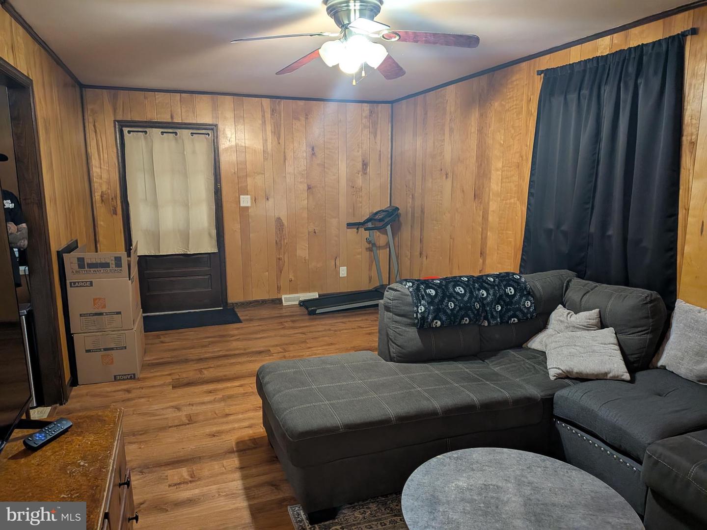9511 ROGUES RD, MIDLAND, Virginia 22728, 3 Bedrooms Bedrooms, 8 Rooms Rooms,2 BathroomsBathrooms,Residential,For sale,9511 ROGUES RD,VAFQ2018200 MLS # VAFQ2018200