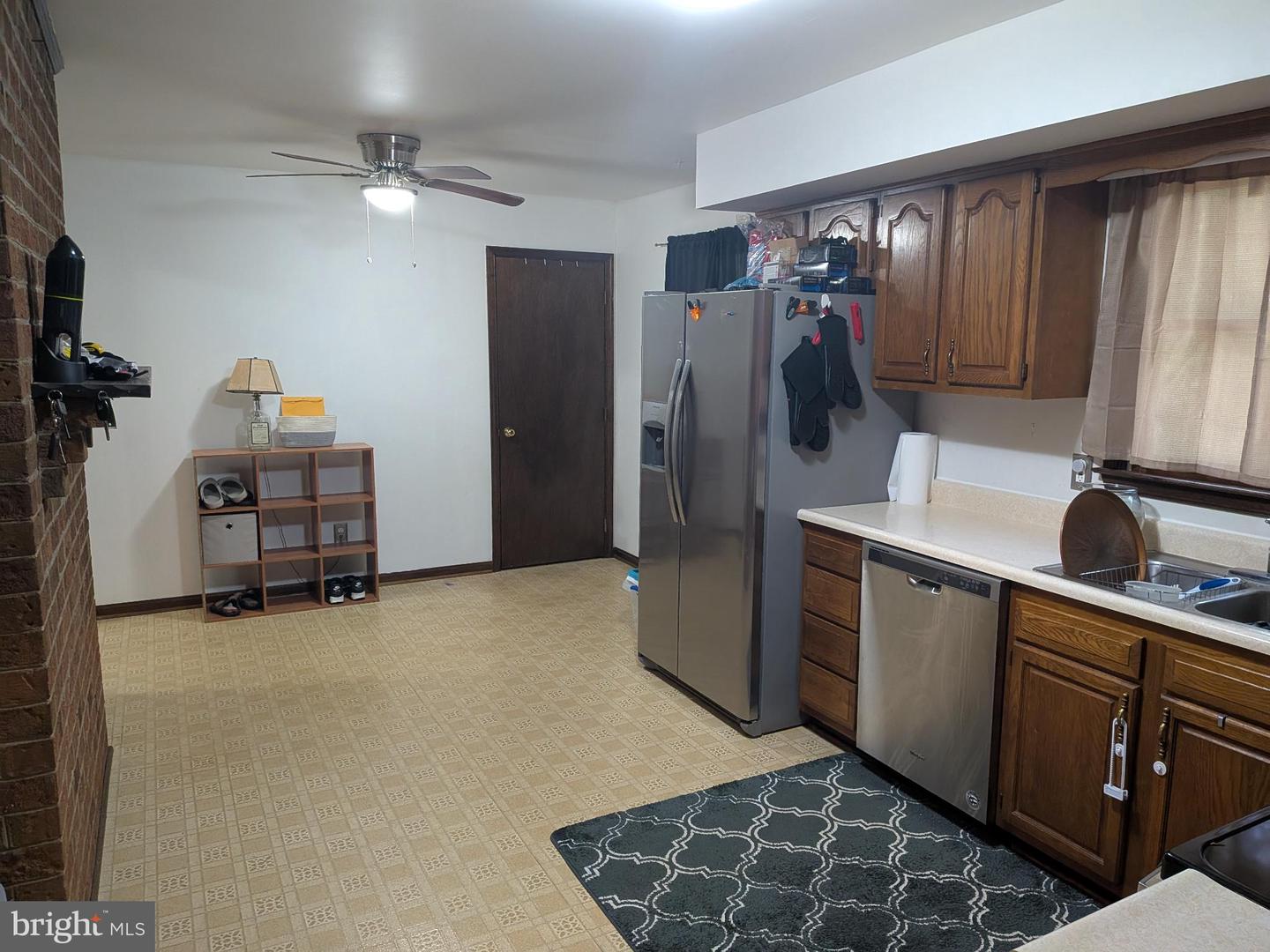 9511 ROGUES RD, MIDLAND, Virginia 22728, 3 Bedrooms Bedrooms, 8 Rooms Rooms,2 BathroomsBathrooms,Residential,For sale,9511 ROGUES RD,VAFQ2018200 MLS # VAFQ2018200
