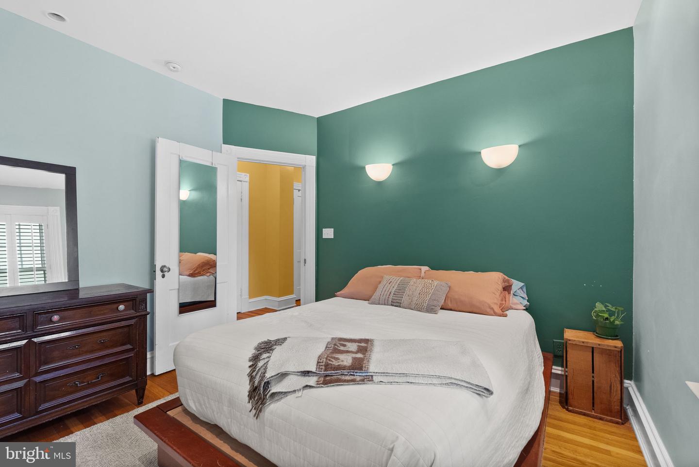 5112 CONNECTICUT AVE NW #205, WASHINGTON, District Of Columbia 20008, 2 Bedrooms Bedrooms, 5 Rooms Rooms,1 BathroomBathrooms,Residential,For sale,5112 CONNECTICUT AVE NW #205,DCDC2220876 MLS # DCDC2220876