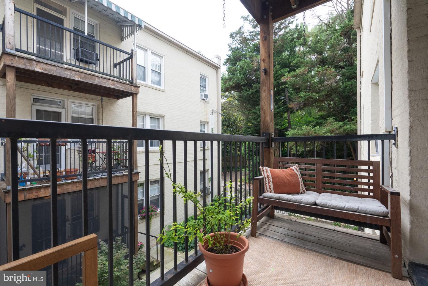 5112 CONNECTICUT AVE NW #205, WASHINGTON, District Of Columbia 20008, 2 Bedrooms Bedrooms, 5 Rooms Rooms,1 BathroomBathrooms,Residential,For sale,5112 CONNECTICUT AVE NW #205,DCDC2220876 MLS # DCDC2220876