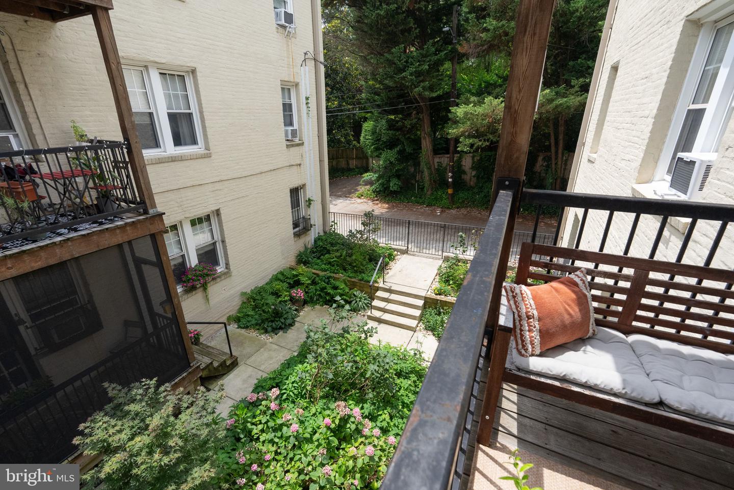 5112 CONNECTICUT AVE NW #205, WASHINGTON, District Of Columbia 20008, 2 Bedrooms Bedrooms, 5 Rooms Rooms,1 BathroomBathrooms,Residential,For sale,5112 CONNECTICUT AVE NW #205,DCDC2220876 MLS # DCDC2220876