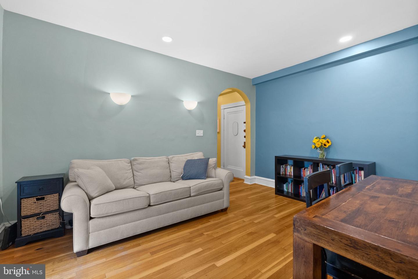 5112 CONNECTICUT AVE NW #205, WASHINGTON, District Of Columbia 20008, 2 Bedrooms Bedrooms, 5 Rooms Rooms,1 BathroomBathrooms,Residential,For sale,5112 CONNECTICUT AVE NW #205,DCDC2220876 MLS # DCDC2220876