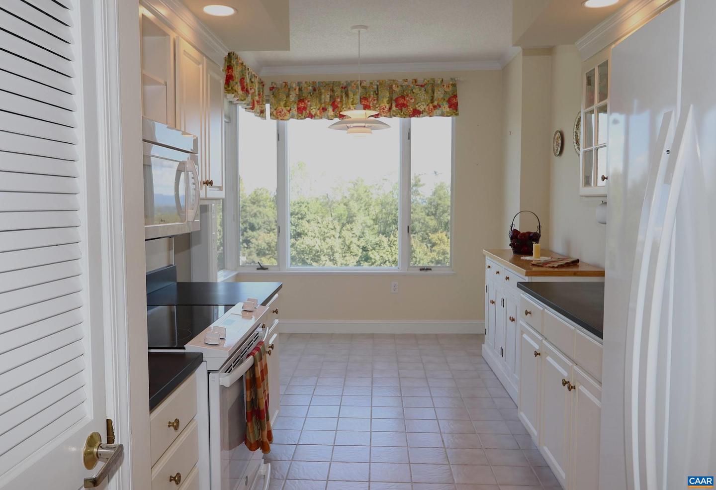 500 CRESTWOOD DR #2306, CHARLOTTESVILLE, Virginia 22903, 2 Bedrooms Bedrooms, ,2 BathroomsBathrooms,Residential,For sale,500 CRESTWOOD DR #2306,668655 MLS # 668655