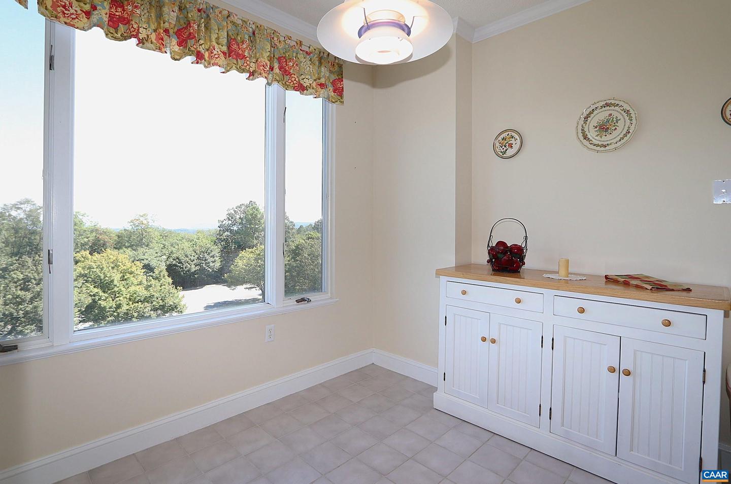 500 CRESTWOOD DR #2306, CHARLOTTESVILLE, Virginia 22903, 2 Bedrooms Bedrooms, ,2 BathroomsBathrooms,Residential,For sale,500 CRESTWOOD DR #2306,668655 MLS # 668655