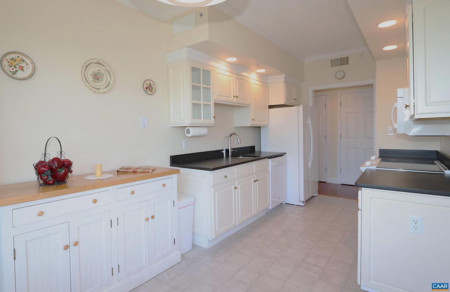 500 CRESTWOOD DR #2306, CHARLOTTESVILLE, Virginia 22903, 2 Bedrooms Bedrooms, ,2 BathroomsBathrooms,Residential,For sale,500 CRESTWOOD DR #2306,668655 MLS # 668655