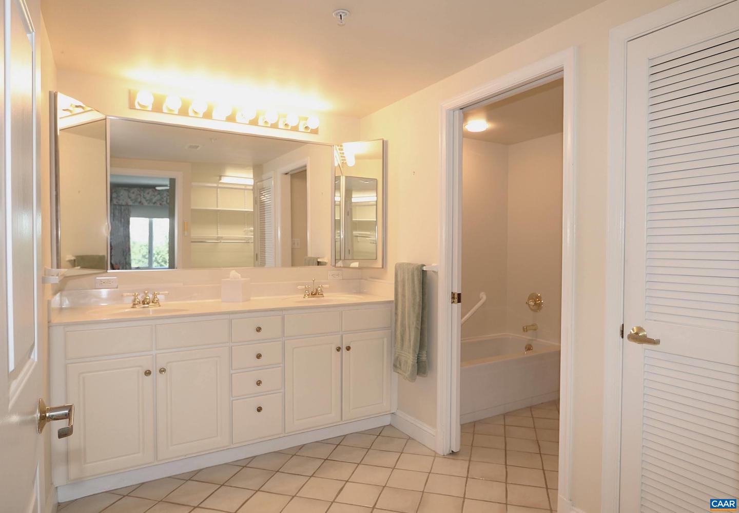 500 CRESTWOOD DR #2306, CHARLOTTESVILLE, Virginia 22903, 2 Bedrooms Bedrooms, ,2 BathroomsBathrooms,Residential,For sale,500 CRESTWOOD DR #2306,668655 MLS # 668655