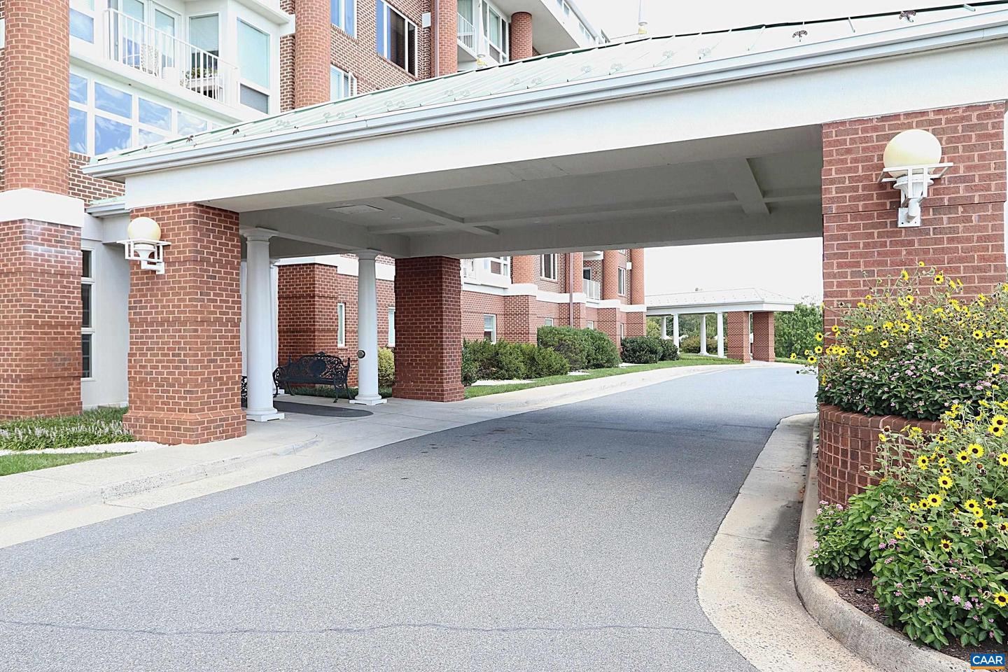 500 CRESTWOOD DR #2306, CHARLOTTESVILLE, Virginia 22903, 2 Bedrooms Bedrooms, ,2 BathroomsBathrooms,Residential,For sale,500 CRESTWOOD DR #2306,668655 MLS # 668655