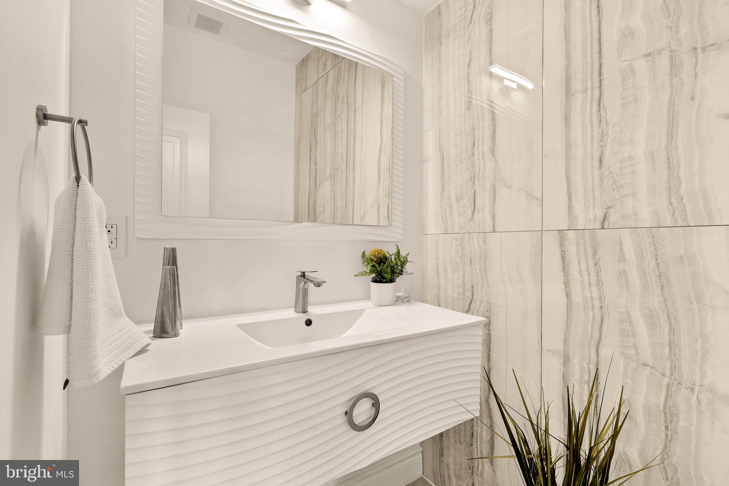 317 3RD ST SE #25, WASHINGTON, District Of Columbia 20003, 1 Bedroom Bedrooms, ,1 BathroomBathrooms,Residential,For sale,317 3RD ST SE #25,DCDC2220814 MLS # DCDC2220814