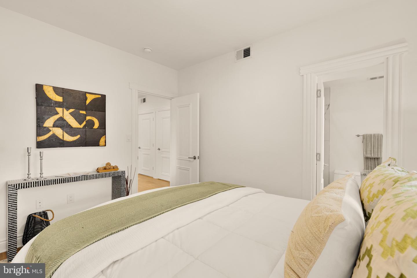 317 3RD ST SE #25, WASHINGTON, District Of Columbia 20003, 1 Bedroom Bedrooms, ,1 BathroomBathrooms,Residential,For sale,317 3RD ST SE #25,DCDC2220814 MLS # DCDC2220814