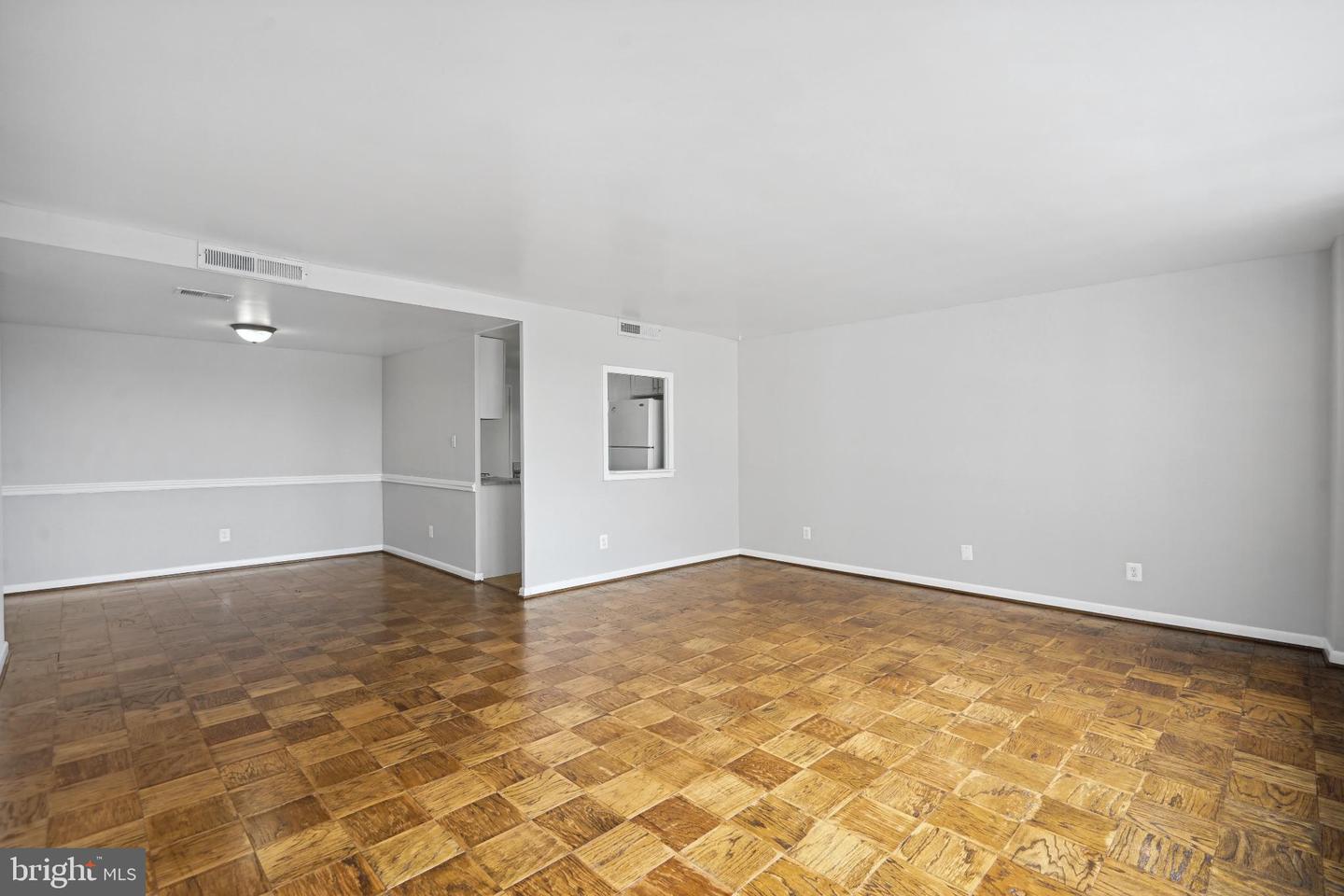 4600 DUKE ST #603, ALEXANDRIA, Virginia 22304, 2 Bedrooms Bedrooms, 3 Rooms Rooms,1 BathroomBathrooms,Residential,For sale,4600 DUKE ST #603,VAAX2049382 MLS # VAAX2049382