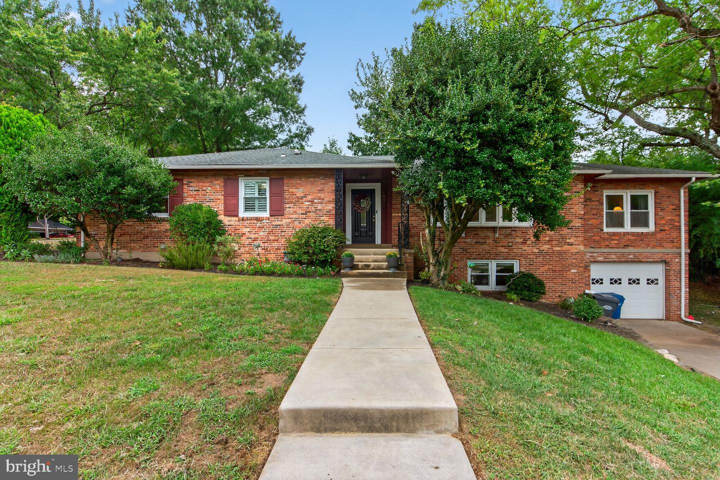 4004 DAVID LN, ALEXANDRIA, Virginia 22311, 5 Bedrooms Bedrooms, ,3 BathroomsBathrooms,Residential,For sale,4004 DAVID LN,VAFX2265370 MLS # VAFX2265370