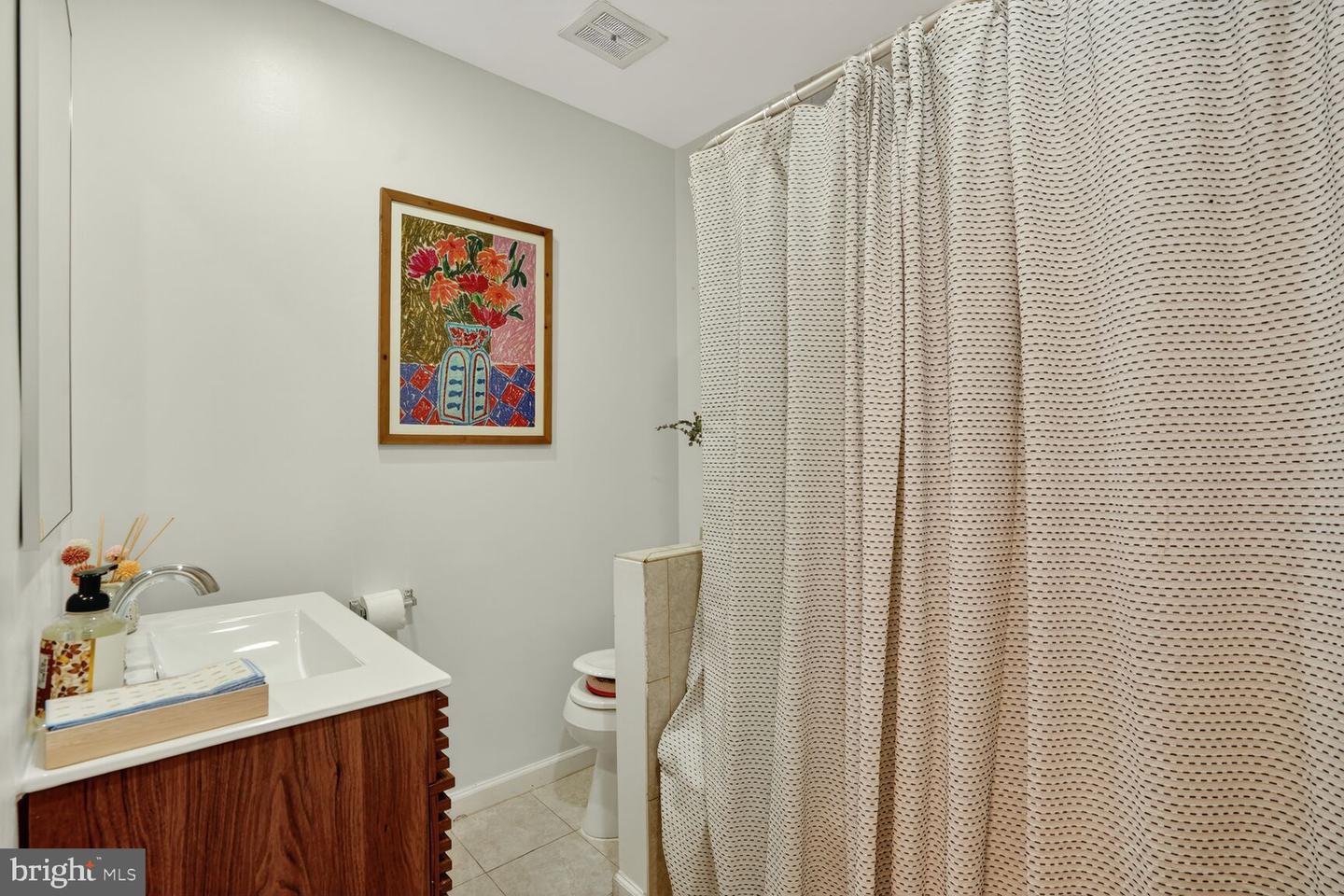 4004 DAVID LN, ALEXANDRIA, Virginia 22311, 5 Bedrooms Bedrooms, ,3 BathroomsBathrooms,Residential,For sale,4004 DAVID LN,VAFX2265370 MLS # VAFX2265370