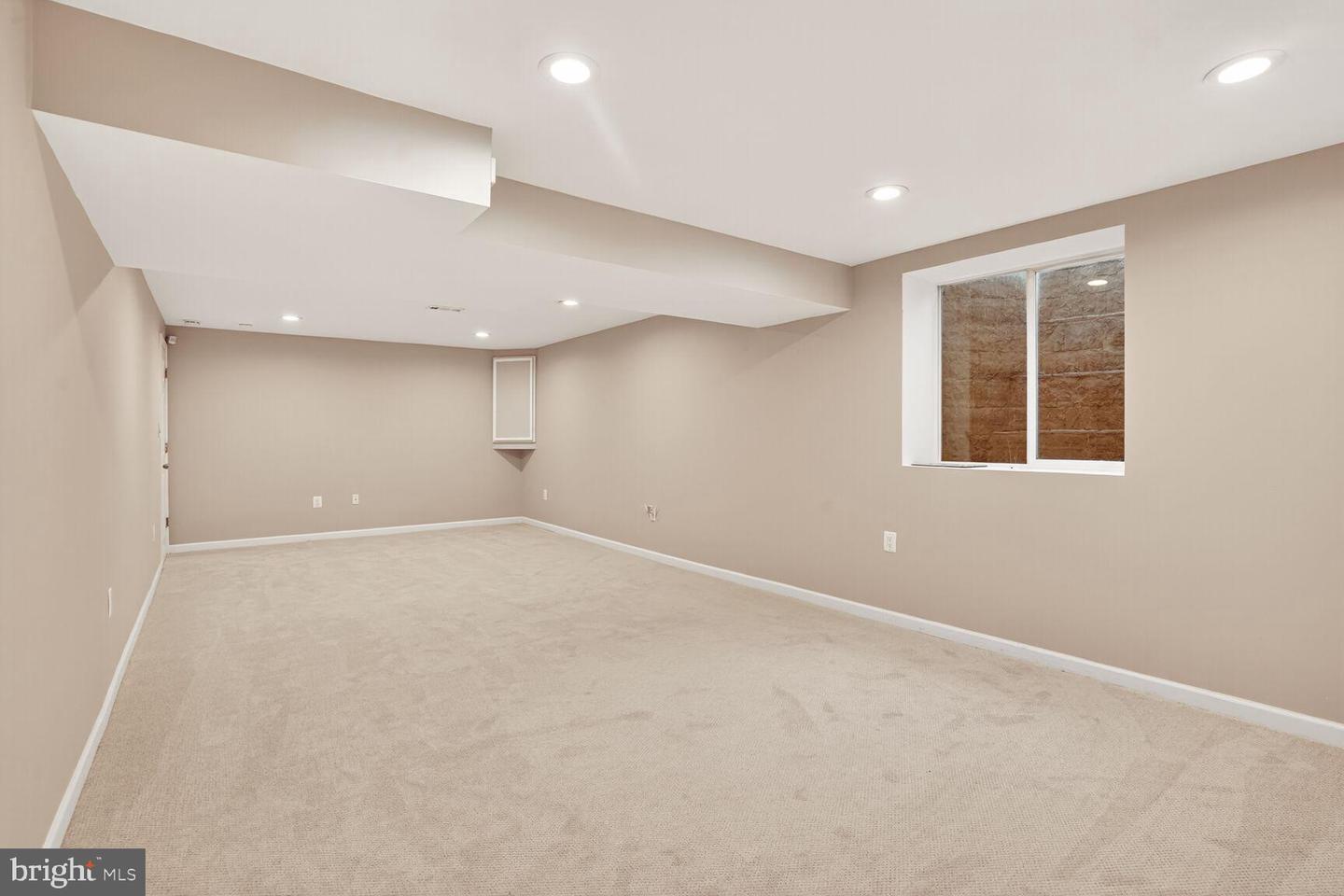 4004 DAVID LN, ALEXANDRIA, Virginia 22311, 5 Bedrooms Bedrooms, ,3 BathroomsBathrooms,Residential,For sale,4004 DAVID LN,VAFX2265370 MLS # VAFX2265370