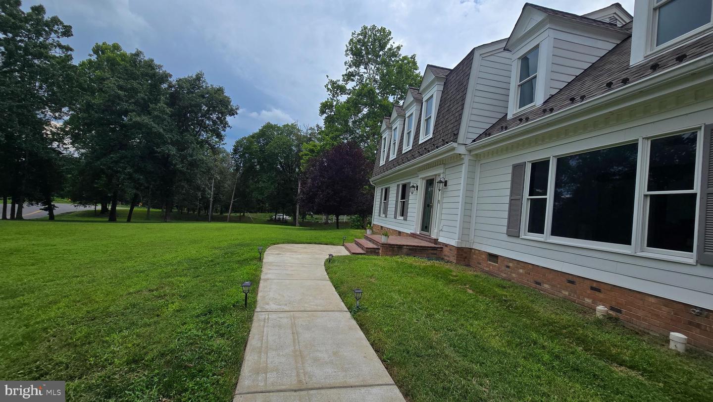 15620 COMPTON RD, CENTREVILLE, Virginia 20121, 5 Bedrooms Bedrooms, ,3 BathroomsBathrooms,Residential,For sale,15620 COMPTON RD,VAFX2265462 MLS # VAFX2265462