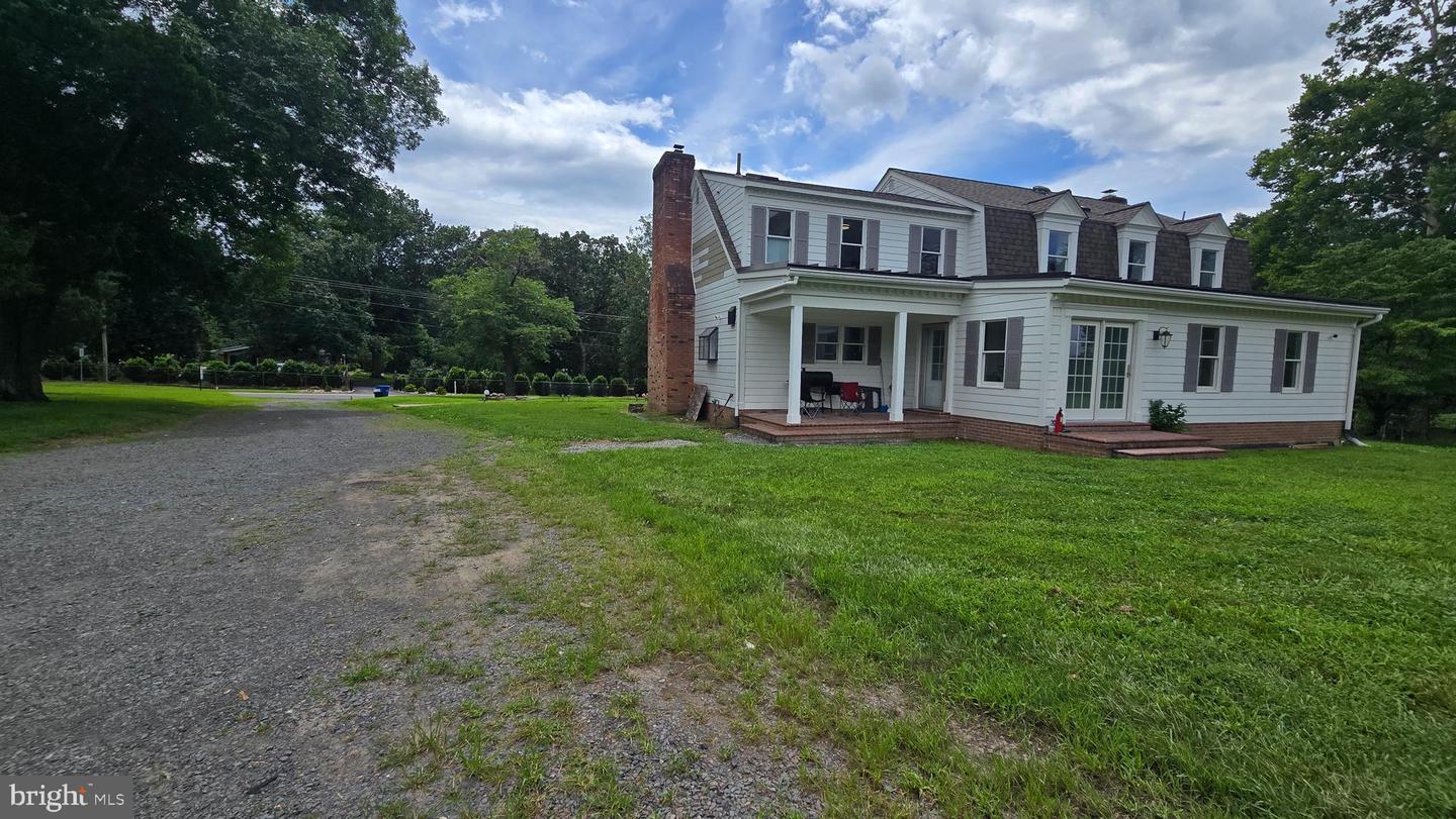 15620 COMPTON RD, CENTREVILLE, Virginia 20121, 5 Bedrooms Bedrooms, ,3 BathroomsBathrooms,Residential,For sale,15620 COMPTON RD,VAFX2265462 MLS # VAFX2265462