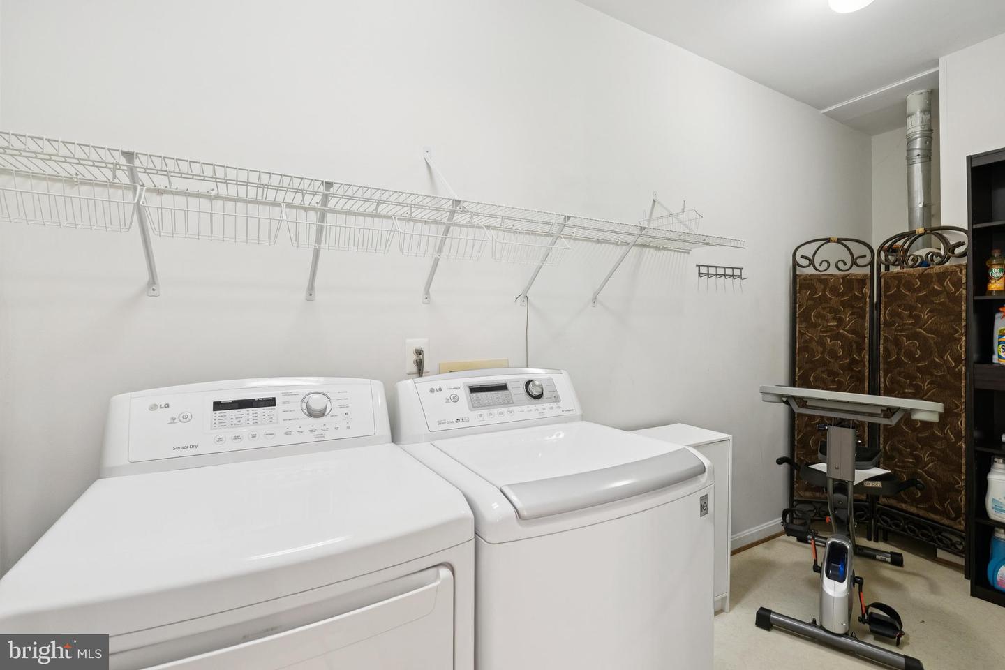 9741 CRAIGHILL DR, BRISTOW, Virginia 20136, 2 Bedrooms Bedrooms, 6 Rooms Rooms,2 BathroomsBathrooms,Residential,For sale,9741 CRAIGHILL DR,VAPW2103500 MLS # VAPW2103500