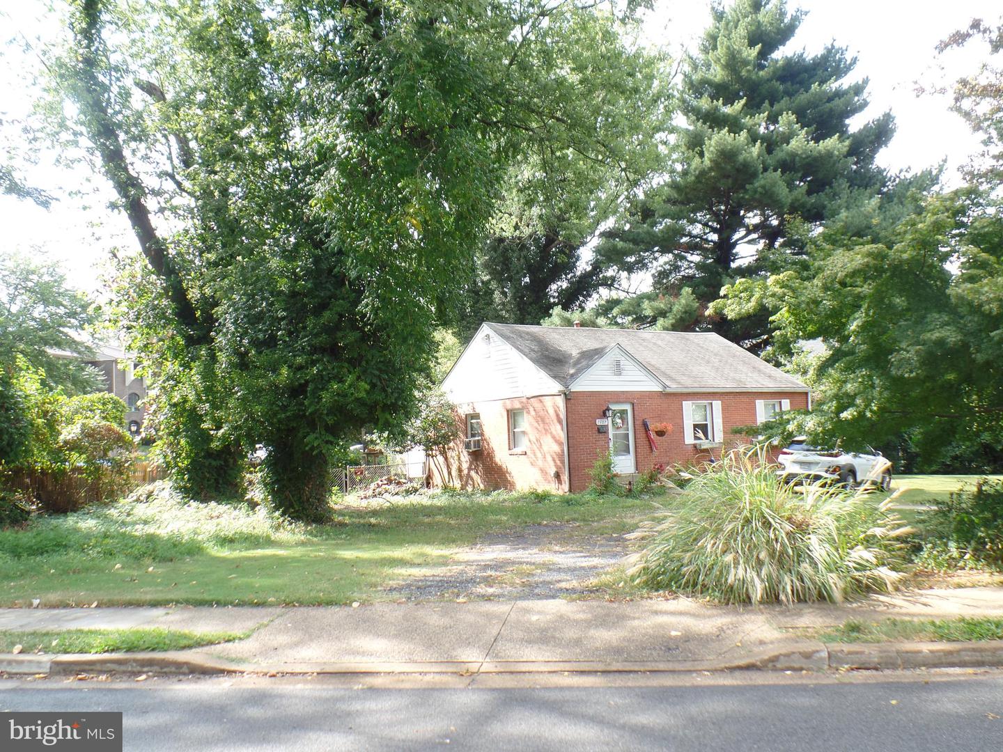 7407 NIGH RD, FALLS CHURCH, Virginia 22043, 2 Bedrooms Bedrooms, ,1 BathroomBathrooms,Residential,For sale,7407 NIGH RD,VAFX2265492 MLS # VAFX2265492