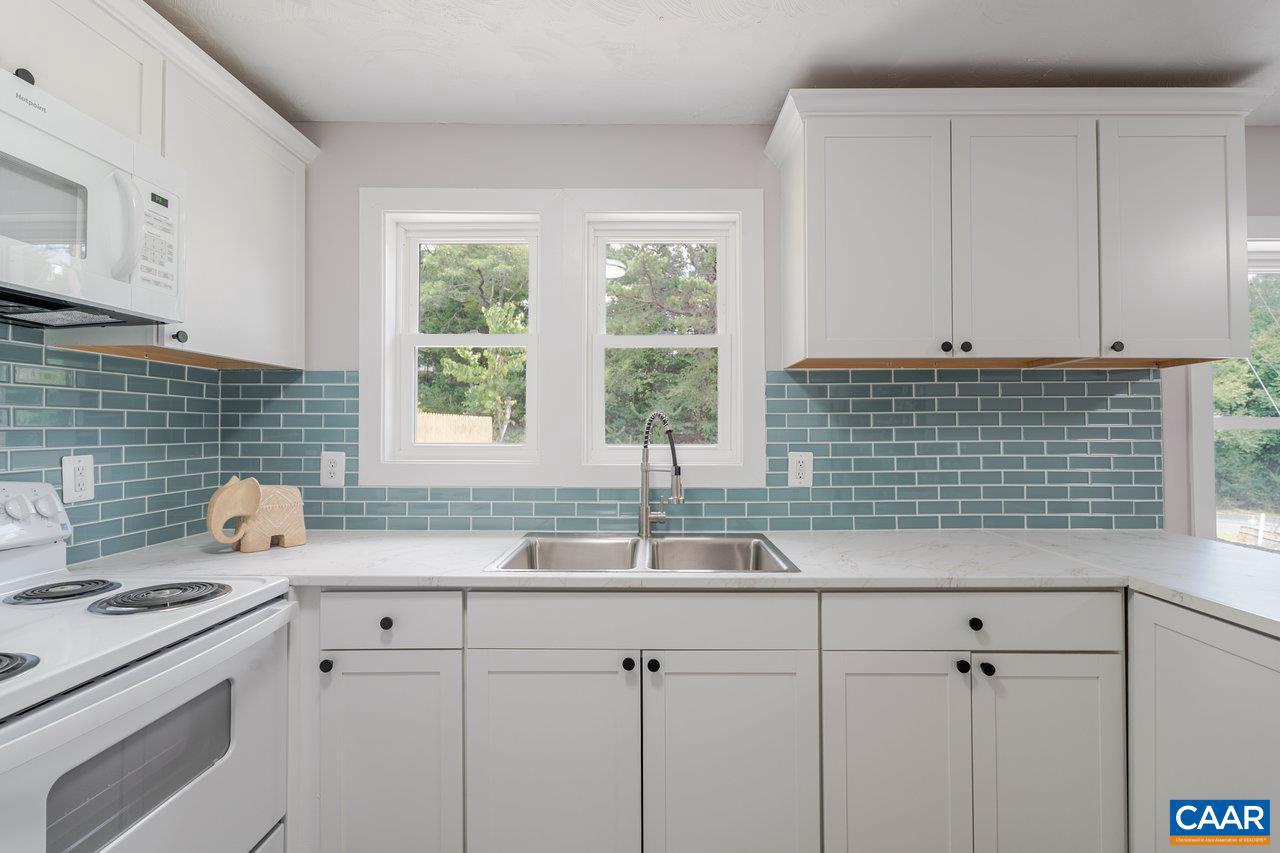 136 MAURY MILL RD, VERONA, Virginia 24401, 3 Bedrooms Bedrooms, ,1 BathroomBathrooms,Residential,For sale,136 MAURY MILL RD,668675 MLS # 668675