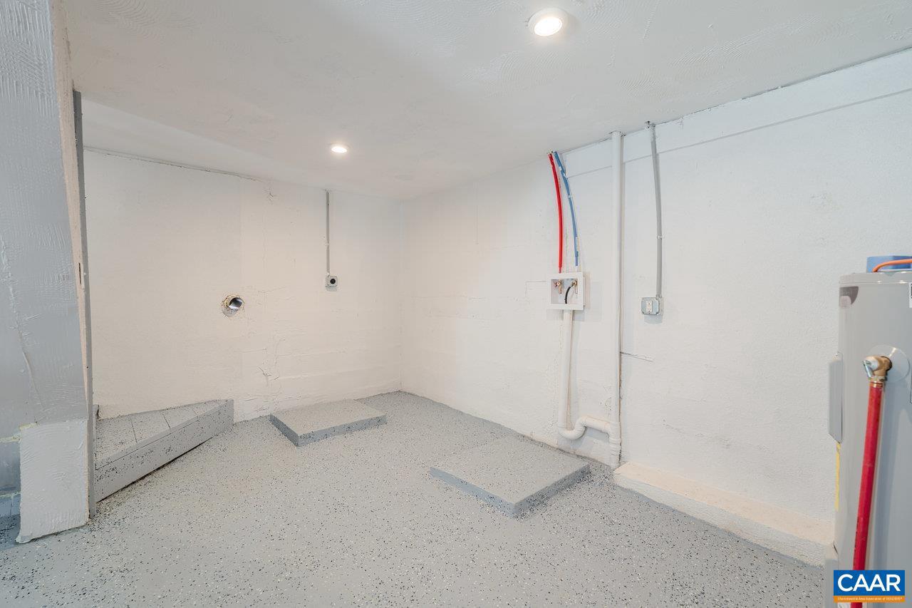 136 MAURY MILL RD, VERONA, Virginia 24401, 3 Bedrooms Bedrooms, ,1 BathroomBathrooms,Residential,For sale,136 MAURY MILL RD,668675 MLS # 668675