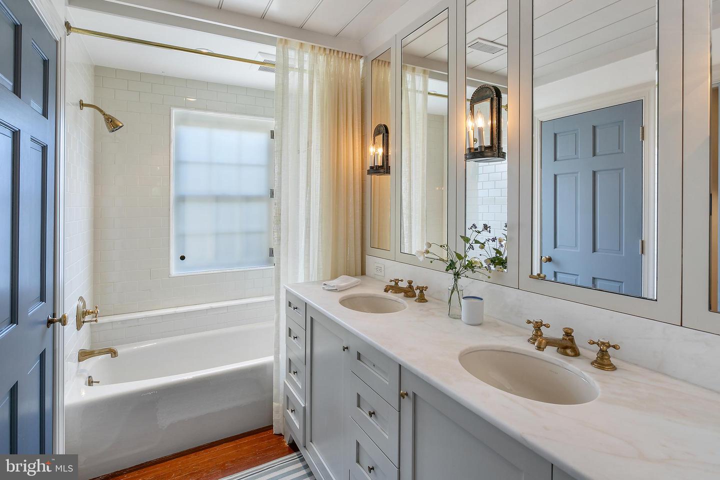 2824 CHAIN BRIDGE RD NW, WASHINGTON, District Of Columbia 20016, 5 Bedrooms Bedrooms, ,4 BathroomsBathrooms,Residential,For sale,2824 CHAIN BRIDGE RD NW,DCDC2220894 MLS # DCDC2220894