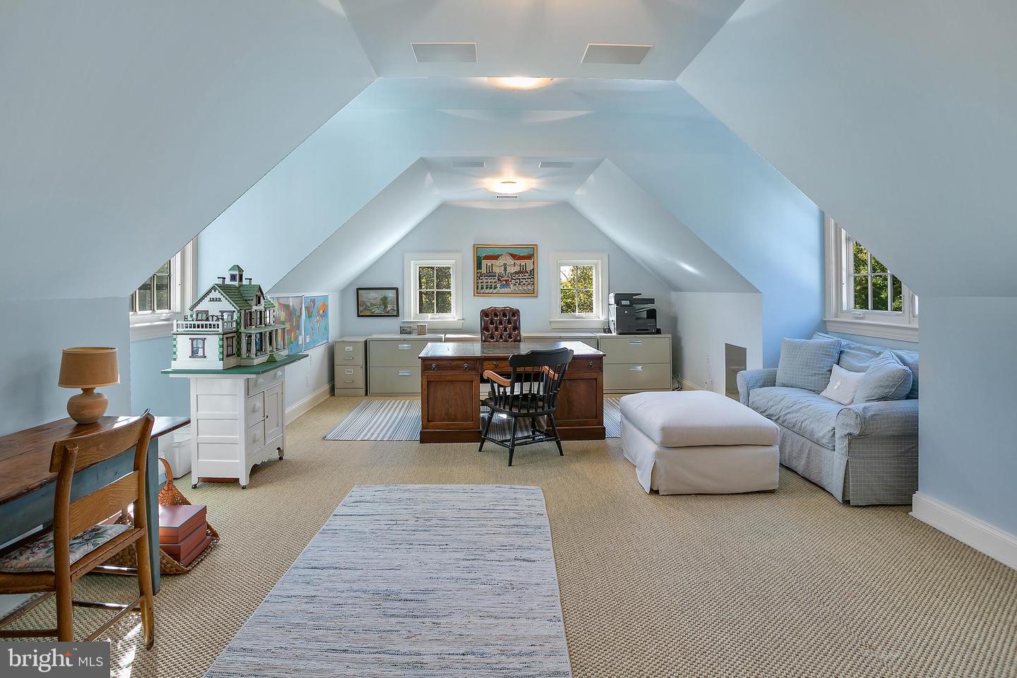 2824 CHAIN BRIDGE RD NW, WASHINGTON, District Of Columbia 20016, 5 Bedrooms Bedrooms, ,4 BathroomsBathrooms,Residential,For sale,2824 CHAIN BRIDGE RD NW,DCDC2220894 MLS # DCDC2220894