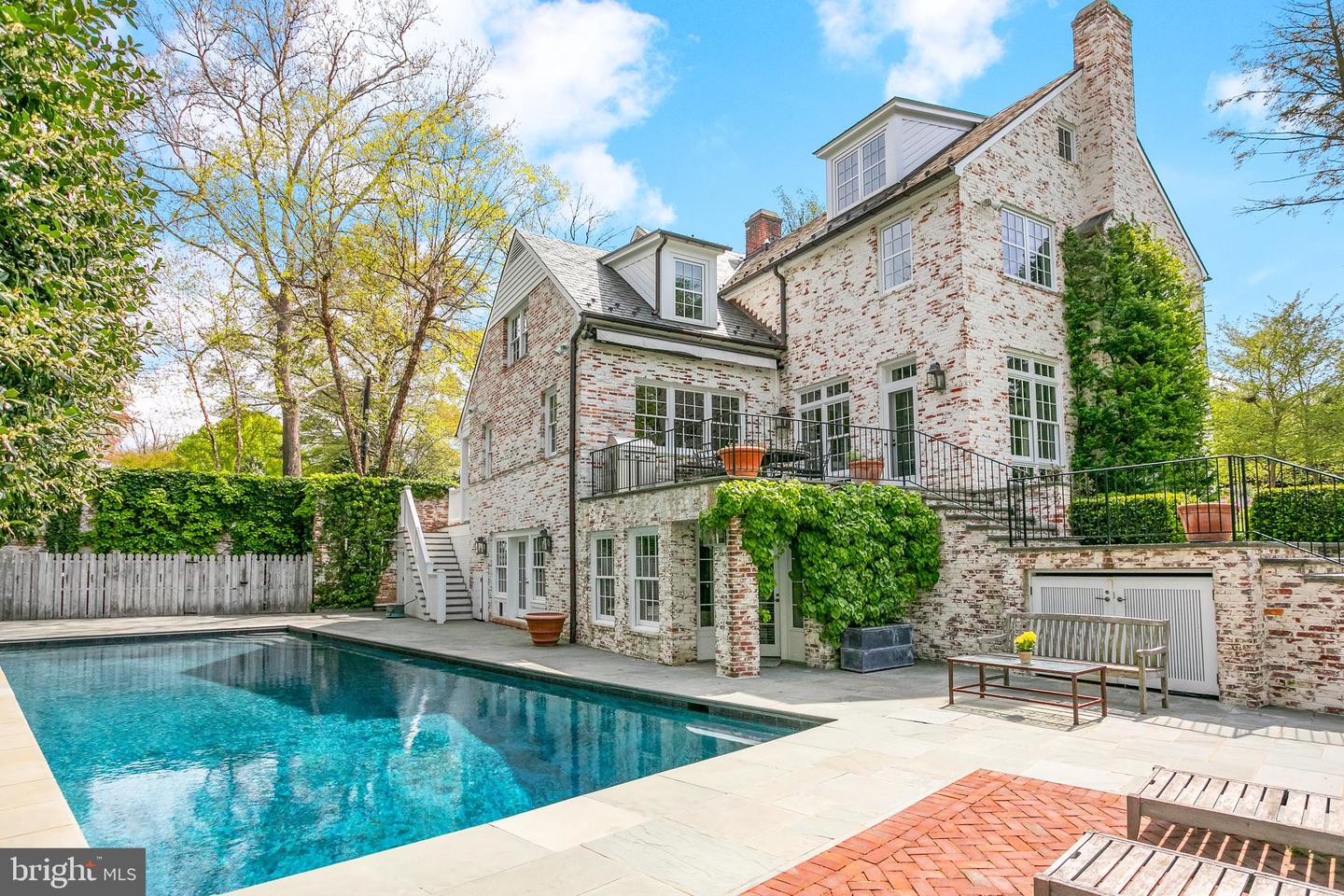 2824 CHAIN BRIDGE RD NW, WASHINGTON, District Of Columbia 20016, 5 Bedrooms Bedrooms, ,4 BathroomsBathrooms,Residential,For sale,2824 CHAIN BRIDGE RD NW,DCDC2220894 MLS # DCDC2220894