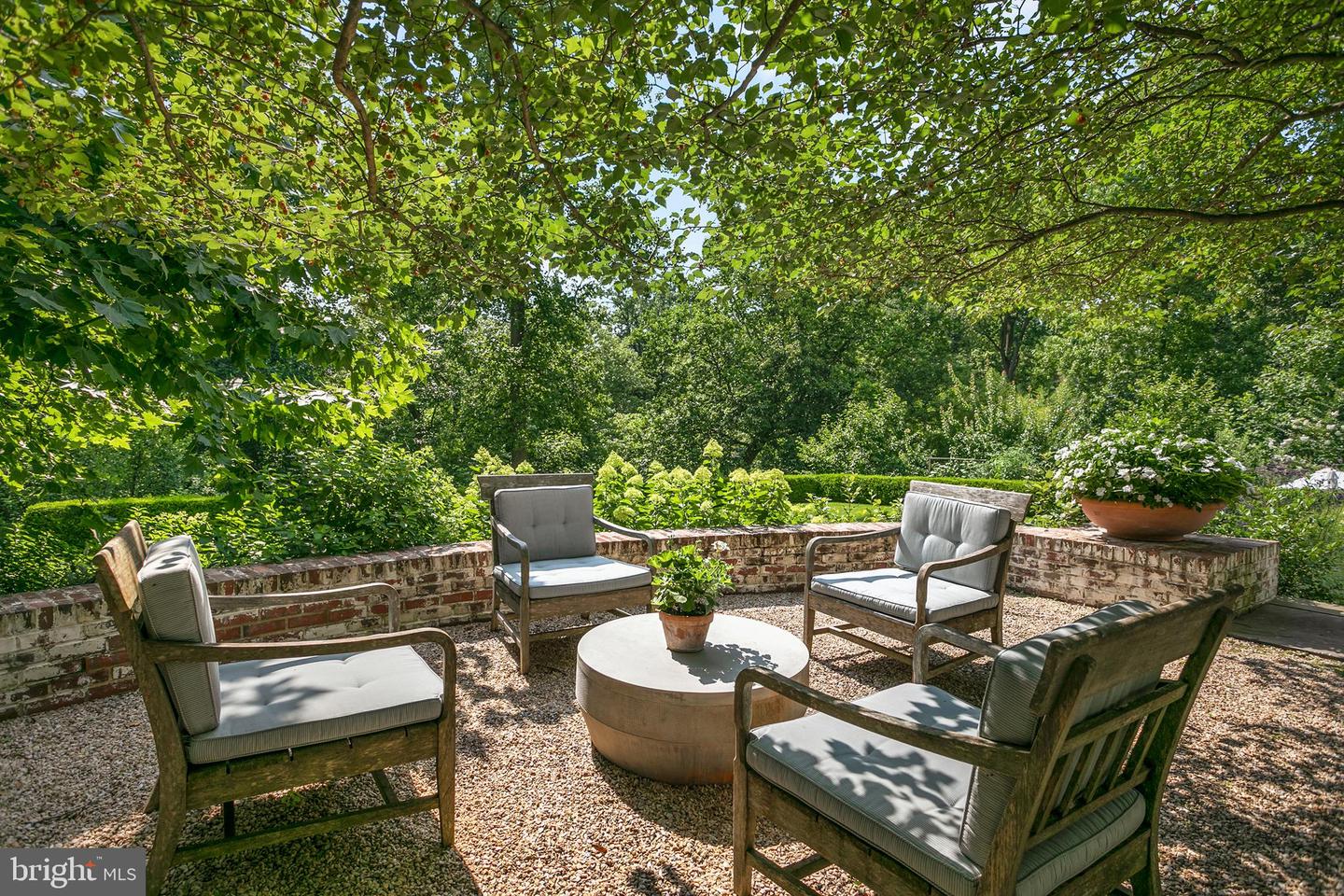 2824 CHAIN BRIDGE RD NW, WASHINGTON, District Of Columbia 20016, 5 Bedrooms Bedrooms, ,4 BathroomsBathrooms,Residential,For sale,2824 CHAIN BRIDGE RD NW,DCDC2220894 MLS # DCDC2220894