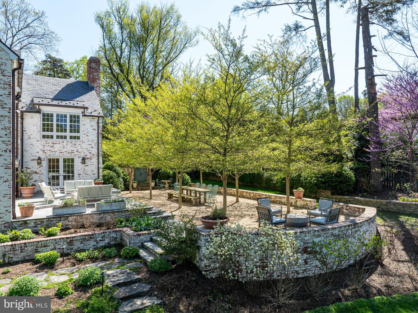 2824 CHAIN BRIDGE RD NW, WASHINGTON, District Of Columbia 20016, 5 Bedrooms Bedrooms, ,4 BathroomsBathrooms,Residential,For sale,2824 CHAIN BRIDGE RD NW,DCDC2220894 MLS # DCDC2220894