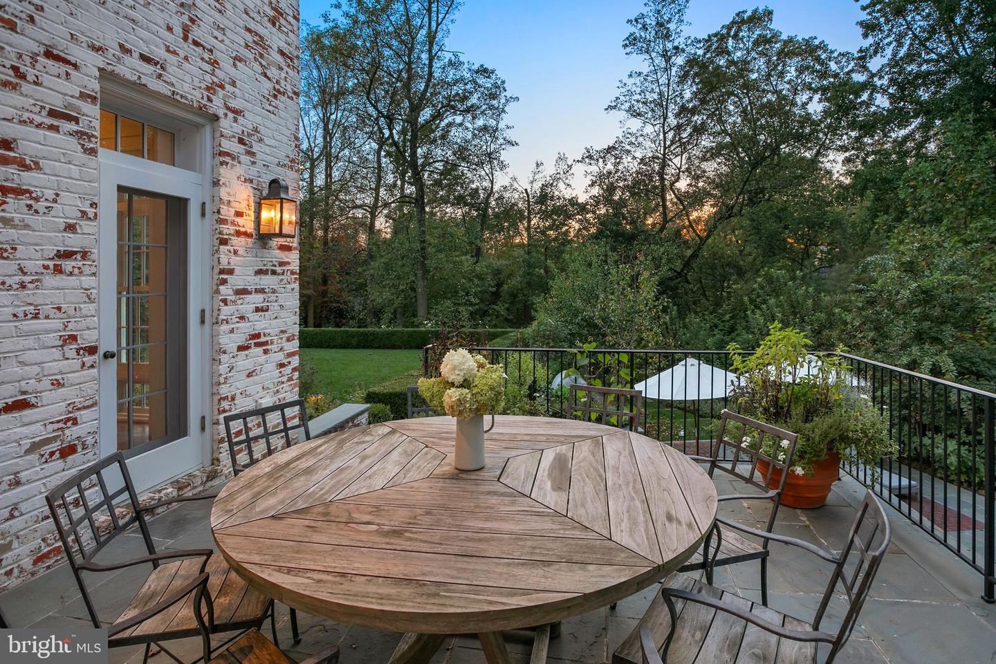 2824 CHAIN BRIDGE RD NW, WASHINGTON, District Of Columbia 20016, 5 Bedrooms Bedrooms, ,4 BathroomsBathrooms,Residential,For sale,2824 CHAIN BRIDGE RD NW,DCDC2220894 MLS # DCDC2220894