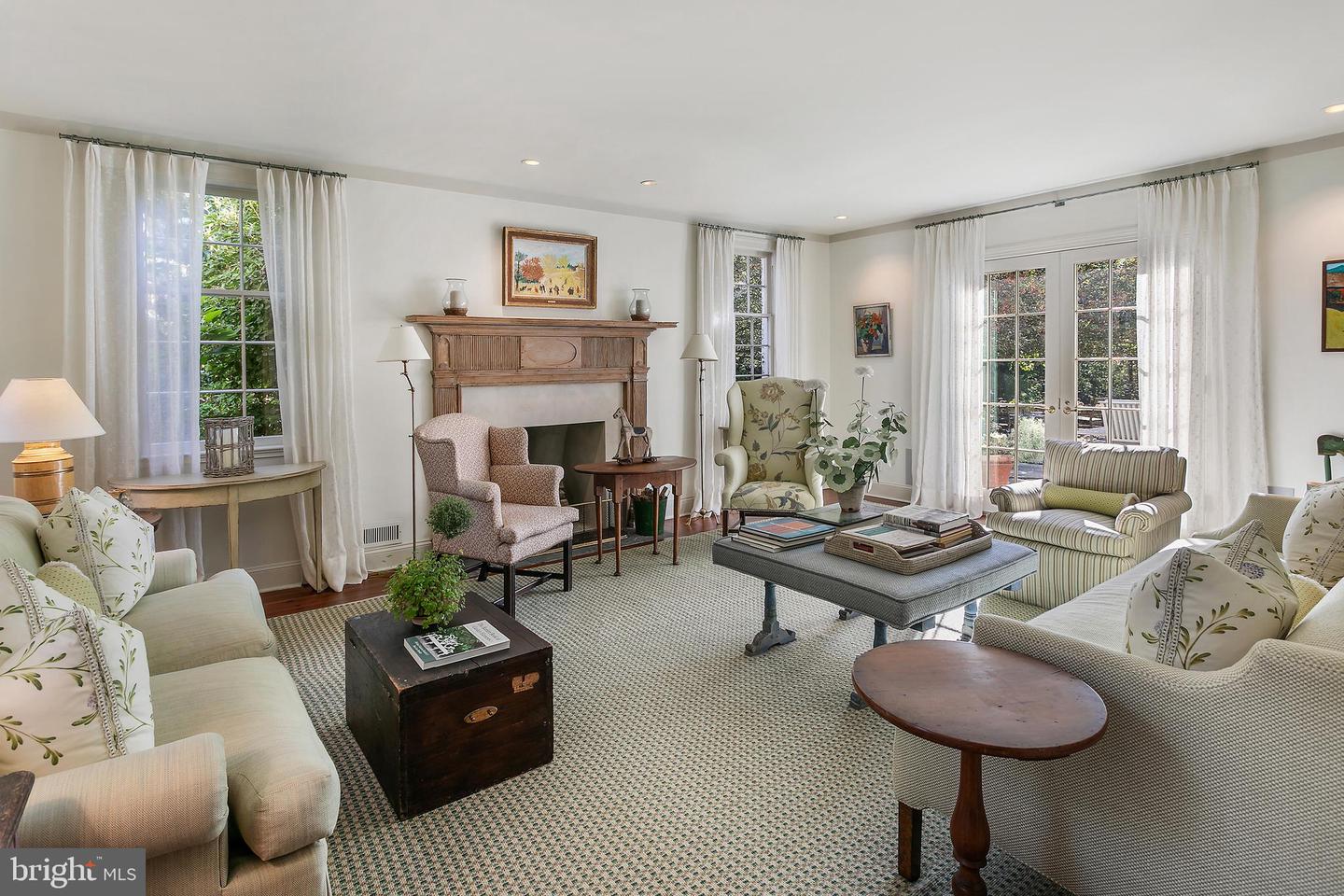 2824 CHAIN BRIDGE RD NW, WASHINGTON, District Of Columbia 20016, 5 Bedrooms Bedrooms, ,4 BathroomsBathrooms,Residential,For sale,2824 CHAIN BRIDGE RD NW,DCDC2220894 MLS # DCDC2220894