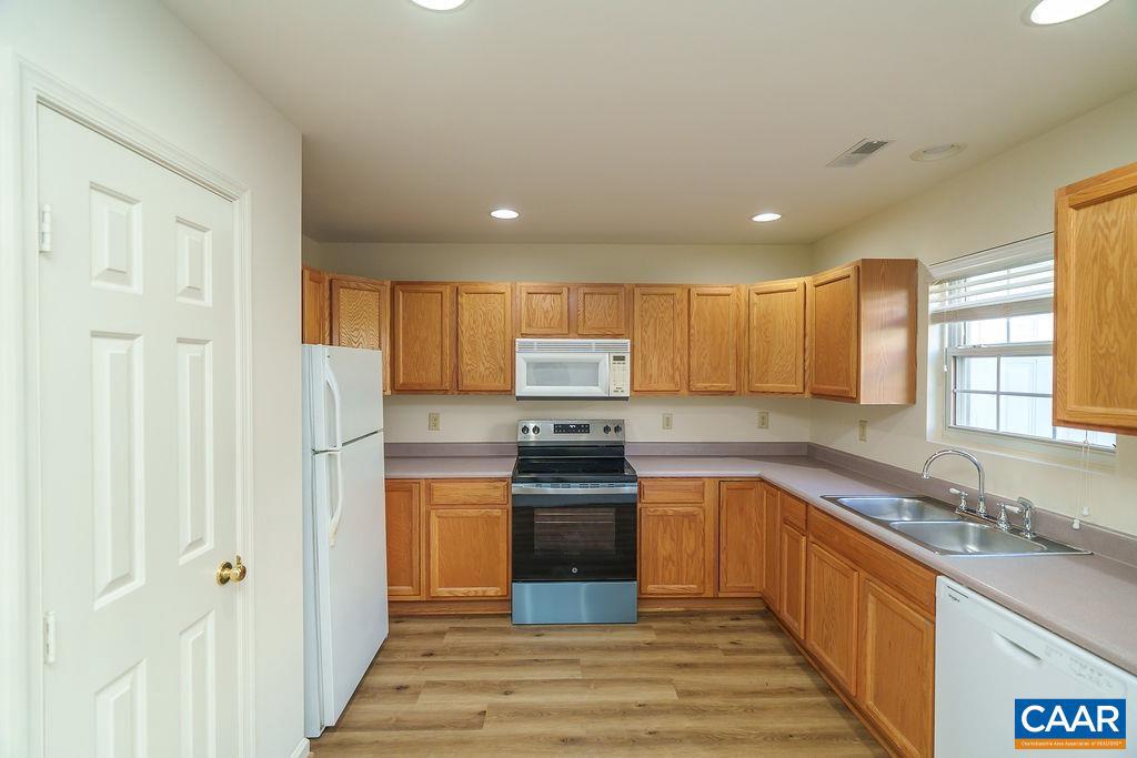 105 GREENWICH CT, CHARLOTTESVILLE, Virginia 22902, 3 Bedrooms Bedrooms, ,2 BathroomsBathrooms,Residential,For sale,105 GREENWICH CT,668683 MLS # 668683