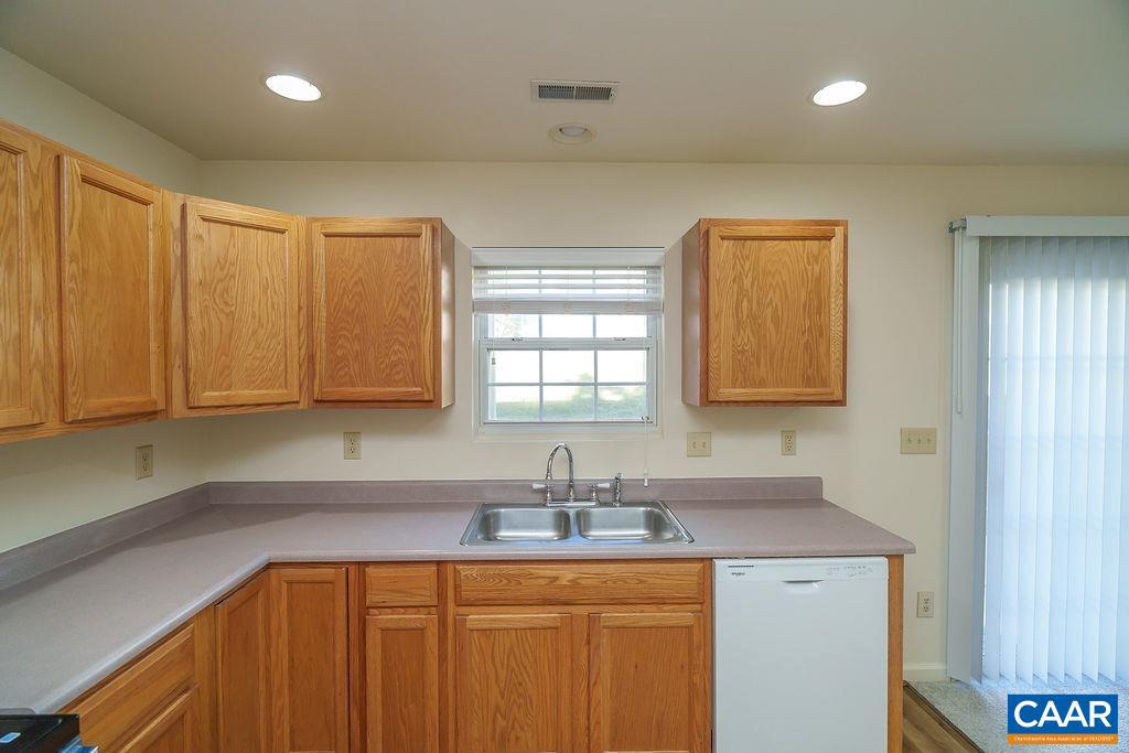 105 GREENWICH CT, CHARLOTTESVILLE, Virginia 22902, 3 Bedrooms Bedrooms, ,2 BathroomsBathrooms,Residential,For sale,105 GREENWICH CT,668683 MLS # 668683
