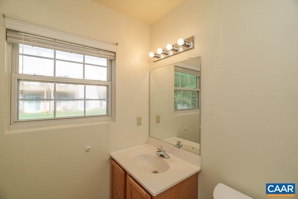 105 GREENWICH CT, CHARLOTTESVILLE, Virginia 22902, 3 Bedrooms Bedrooms, ,2 BathroomsBathrooms,Residential,For sale,105 GREENWICH CT,668683 MLS # 668683