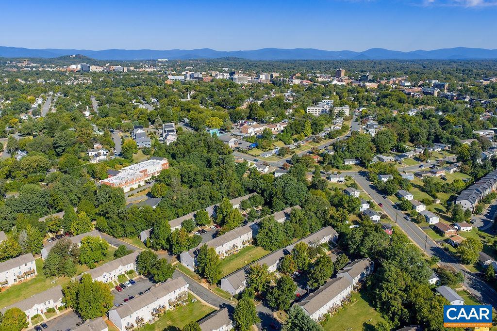 105 GREENWICH CT, CHARLOTTESVILLE, Virginia 22902, 3 Bedrooms Bedrooms, ,2 BathroomsBathrooms,Residential,For sale,105 GREENWICH CT,668683 MLS # 668683