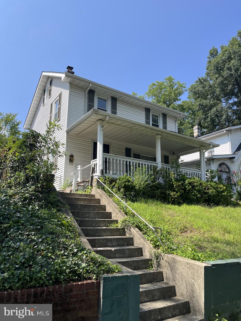 3013 5TH ST SE, WASHINGTON, District Of Columbia 20032, 3 Bedrooms Bedrooms, ,1 BathroomBathrooms,Residential,For sale,3013 5TH ST SE,DCDC2221044 MLS # DCDC2221044