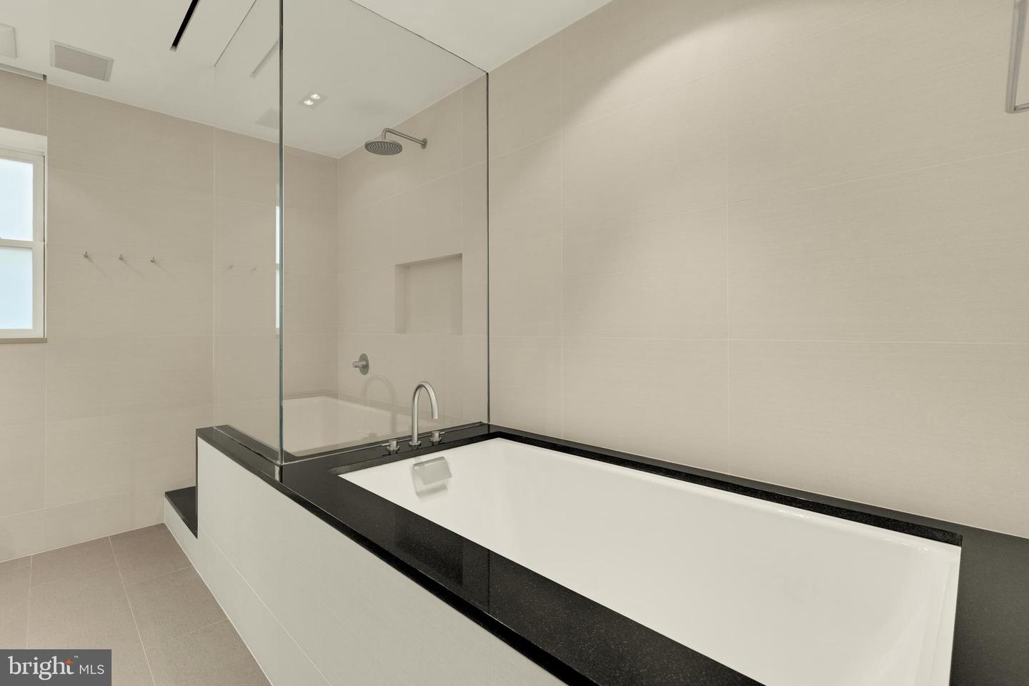 2101 CONNECTICUT AVE NW #24, WASHINGTON, District Of Columbia 20008, 3 Bedrooms Bedrooms, ,3 BathroomsBathrooms,Residential,For sale,2101 CONNECTICUT AVE NW #24,DCDC2221078 MLS # DCDC2221078