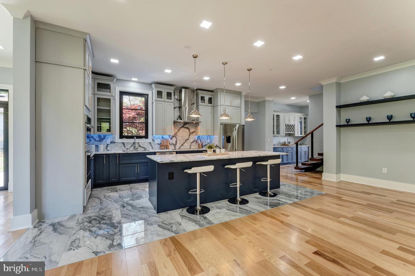 11610 LEESBURG PIKE, HERNDON, Virginia 20170, 6 Bedrooms Bedrooms, ,5 BathroomsBathrooms,Residential,For sale,11610 LEESBURG PIKE,VAFX2235004 MLS # VAFX2235004