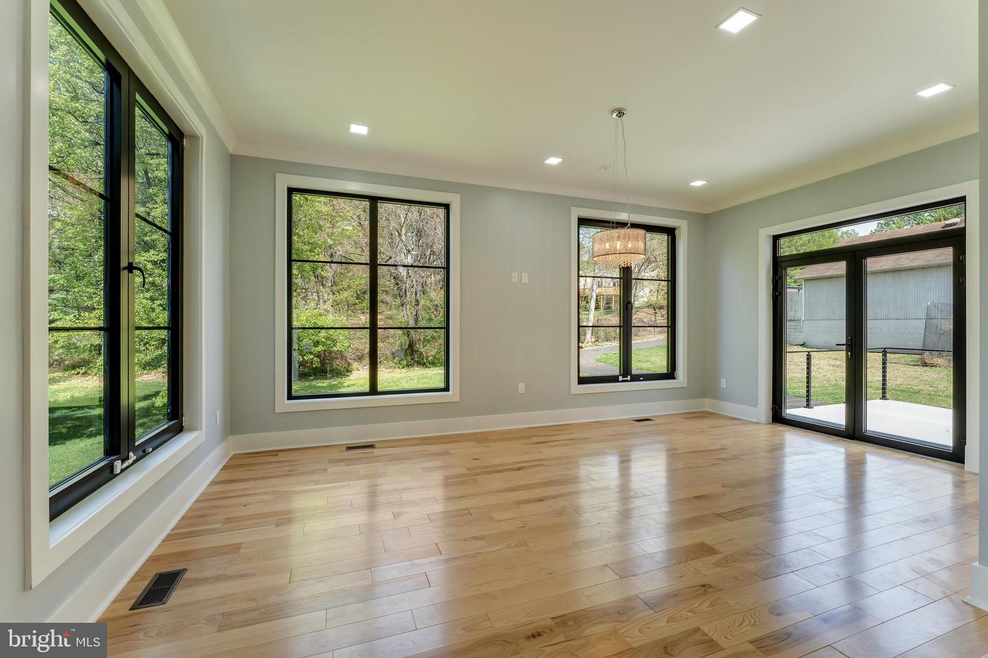 11610 LEESBURG PIKE, HERNDON, Virginia 20170, 6 Bedrooms Bedrooms, ,5 BathroomsBathrooms,Residential,For sale,11610 LEESBURG PIKE,VAFX2235004 MLS # VAFX2235004