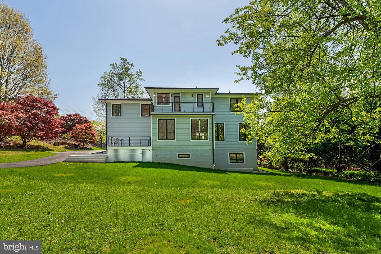 11610 LEESBURG PIKE, HERNDON, Virginia 20170, 6 Bedrooms Bedrooms, ,5 BathroomsBathrooms,Residential,For sale,11610 LEESBURG PIKE,VAFX2235004 MLS # VAFX2235004