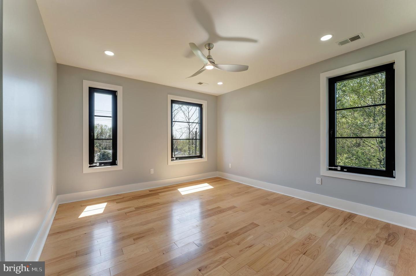 11610 LEESBURG PIKE, HERNDON, Virginia 20170, 6 Bedrooms Bedrooms, ,5 BathroomsBathrooms,Residential,For sale,11610 LEESBURG PIKE,VAFX2235004 MLS # VAFX2235004