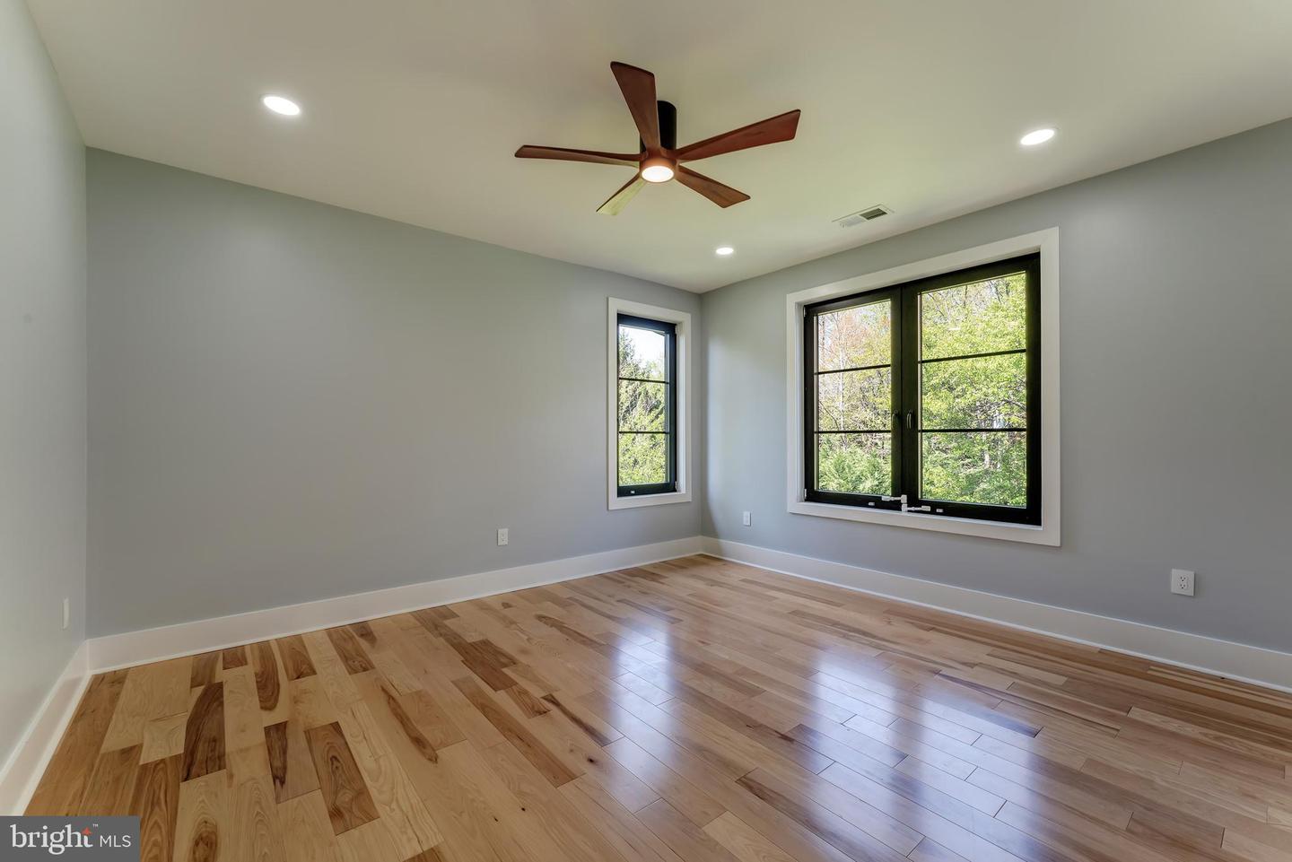 11610 LEESBURG PIKE, HERNDON, Virginia 20170, 6 Bedrooms Bedrooms, ,5 BathroomsBathrooms,Residential,For sale,11610 LEESBURG PIKE,VAFX2235004 MLS # VAFX2235004