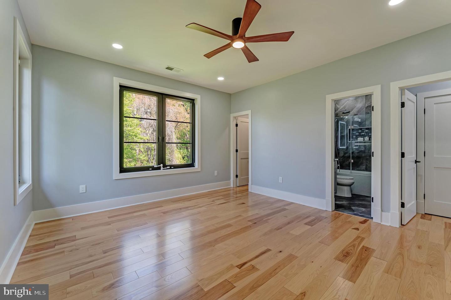 11610 LEESBURG PIKE, HERNDON, Virginia 20170, 6 Bedrooms Bedrooms, ,5 BathroomsBathrooms,Residential,For sale,11610 LEESBURG PIKE,VAFX2235004 MLS # VAFX2235004