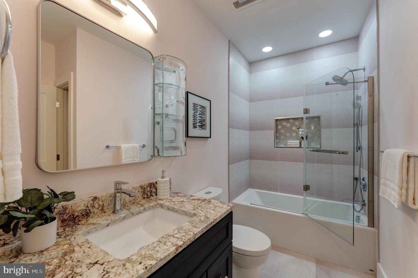 11610 LEESBURG PIKE, HERNDON, Virginia 20170, 6 Bedrooms Bedrooms, ,5 BathroomsBathrooms,Residential,For sale,11610 LEESBURG PIKE,VAFX2235004 MLS # VAFX2235004